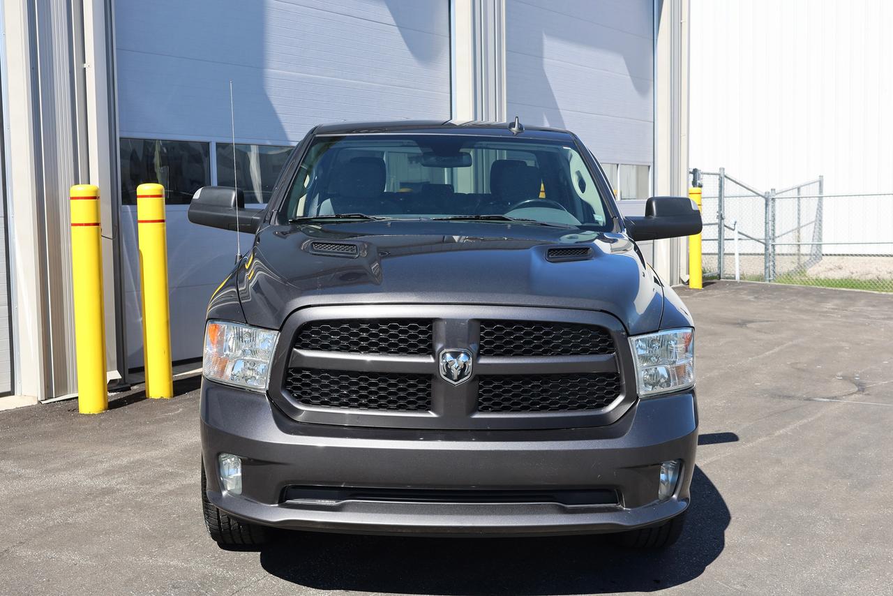 2020 RAM 1500 Classic 5.7L HEMI V8 4x4 - CAMERA|HEATED SEAT|REMOTE START Photo