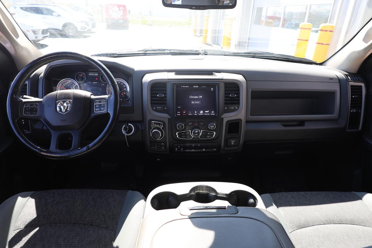 2020 RAM 1500 Classic 5.7L HEMI V8 4x4 - CAMERA|HEATED SEAT|REMOTE START Photo