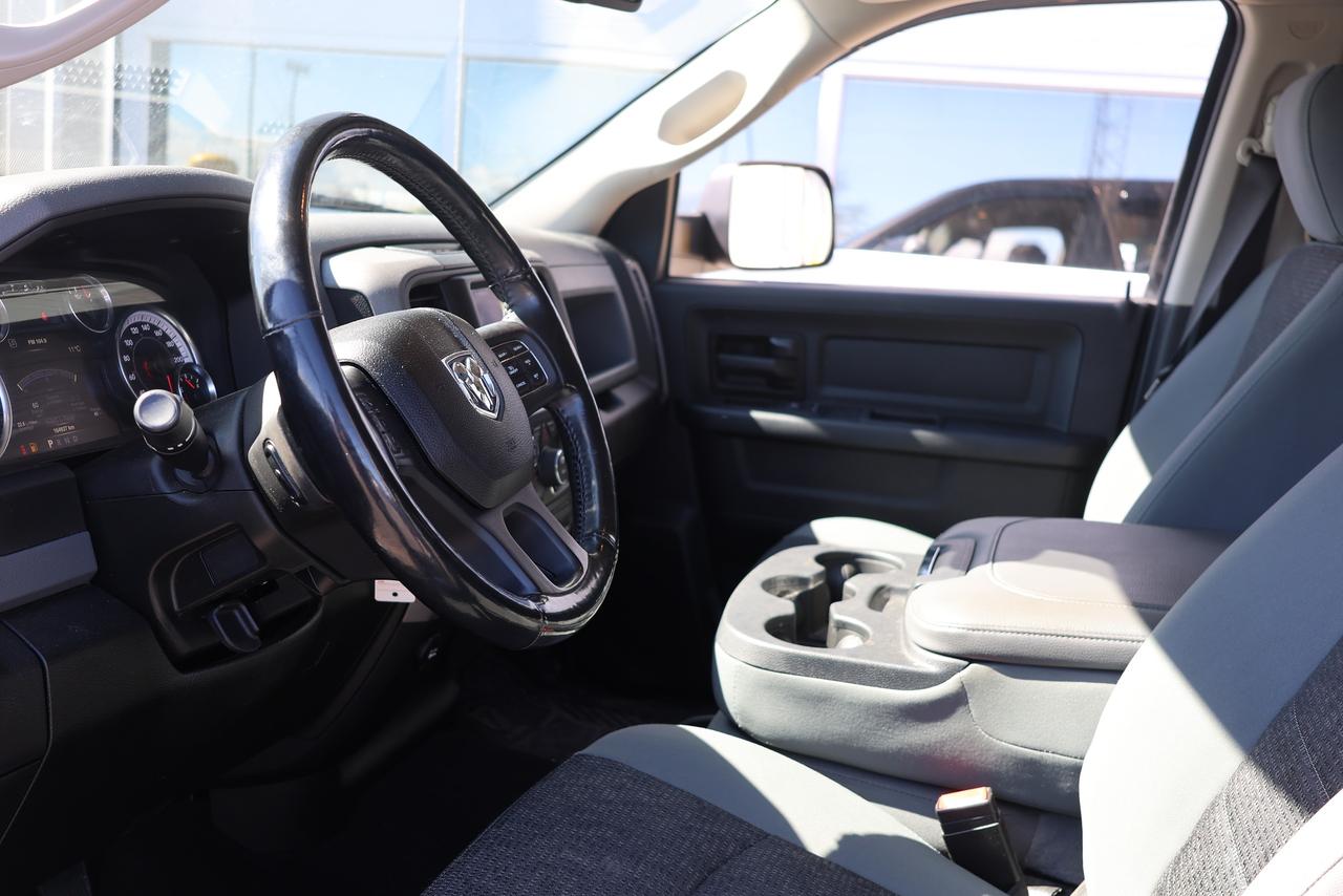 2020 RAM 1500 Classic 5.7L HEMI V8 4x4 - CAMERA|HEATED SEAT|REMOTE START Photo
