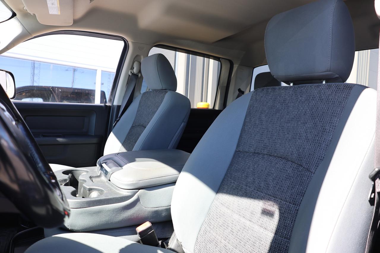 2020 RAM 1500 Classic 5.7L HEMI V8 4x4 - CAMERA|HEATED SEAT|REMOTE START Photo