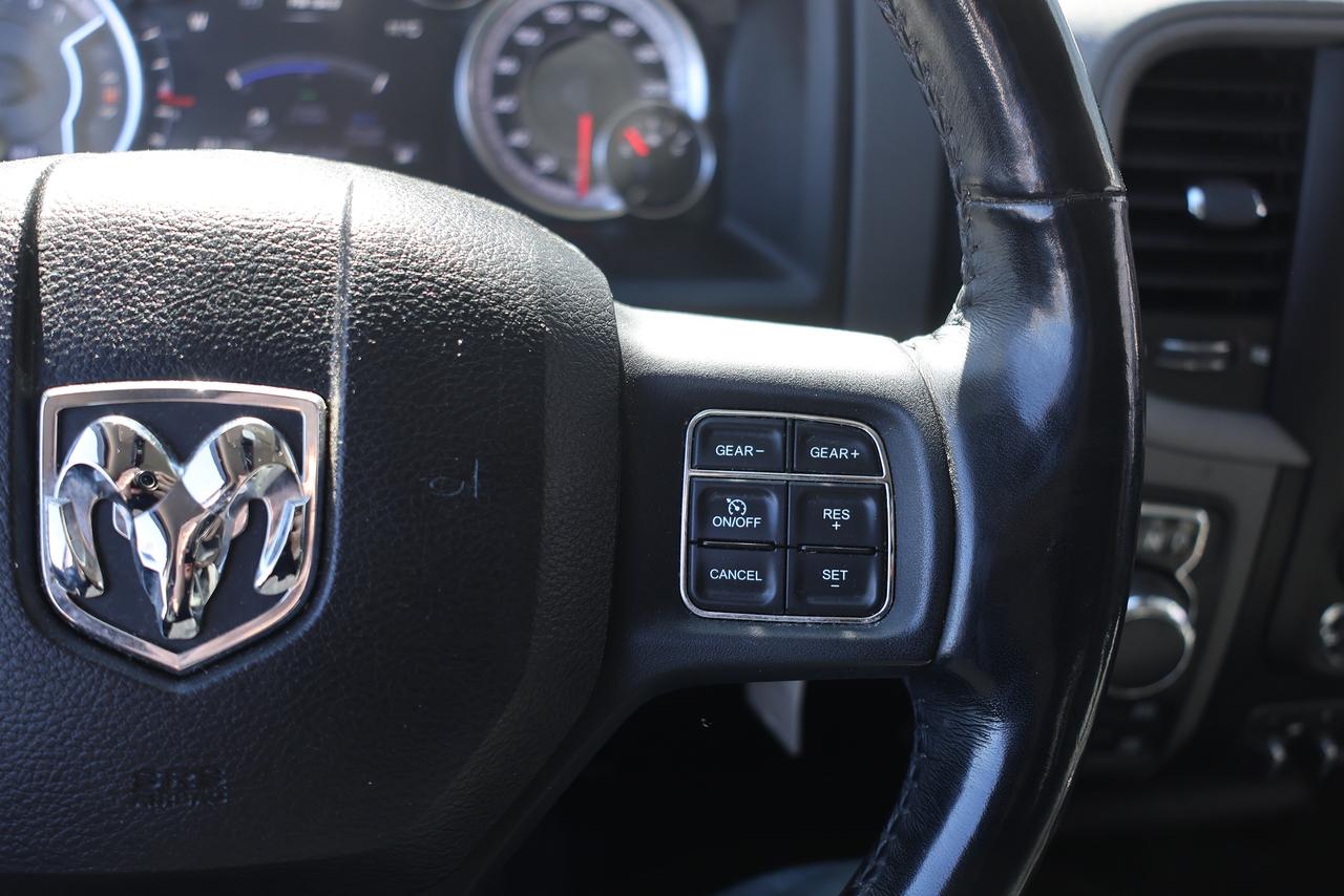 2020 RAM 1500 Classic 5.7L HEMI V8 4x4 - CAMERA|HEATED SEAT|REMOTE START Photo