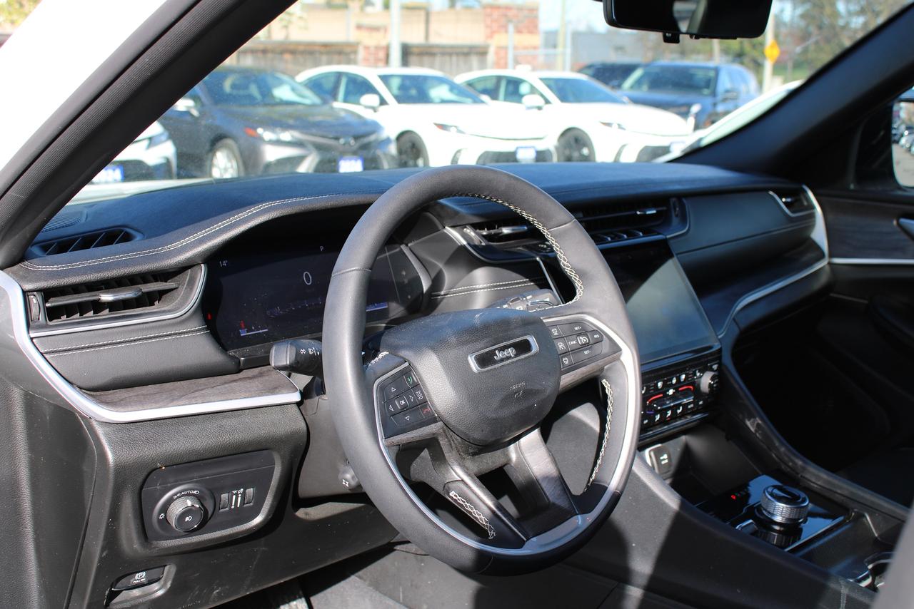 2024 Jeep Grand Cherokee LIMITED 4X4 Photo