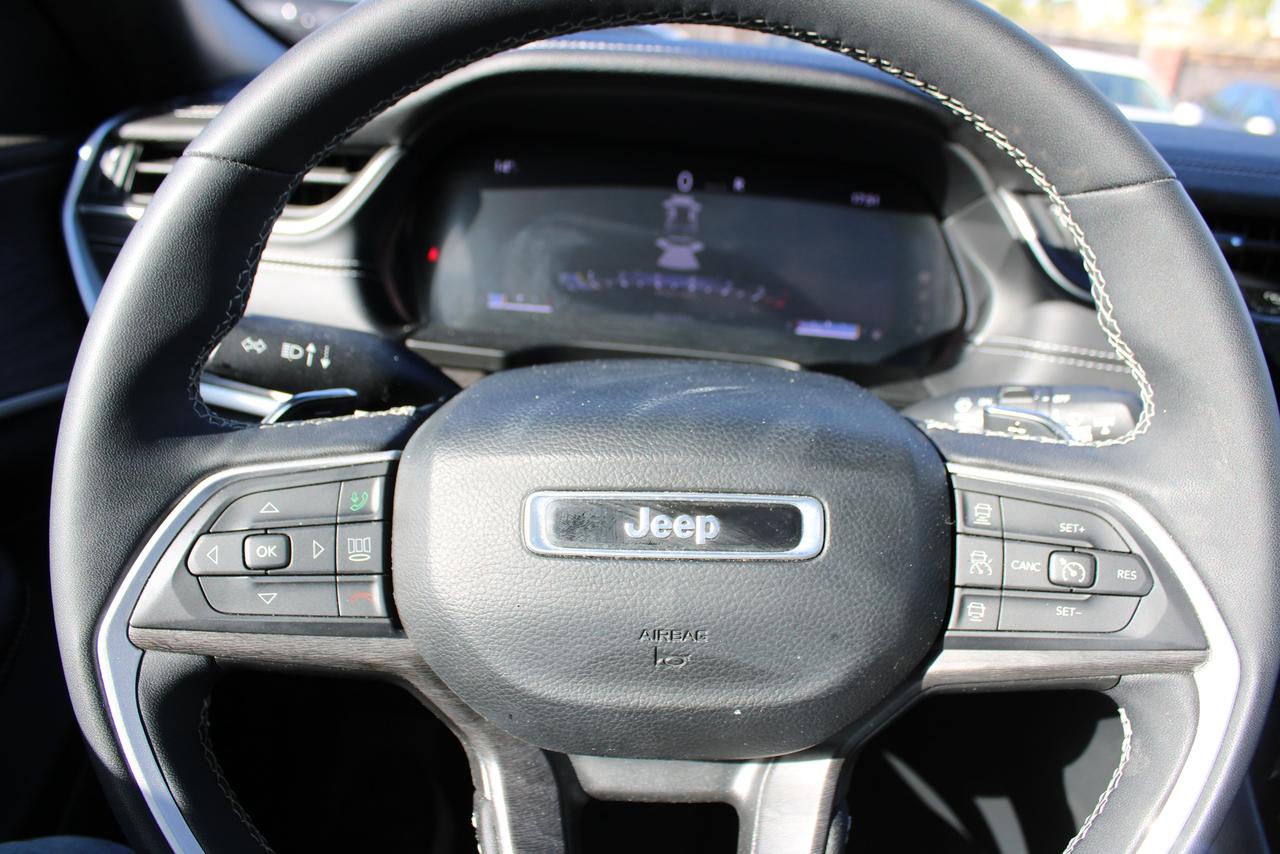2024 Jeep Grand Cherokee LIMITED 4X4 Photo