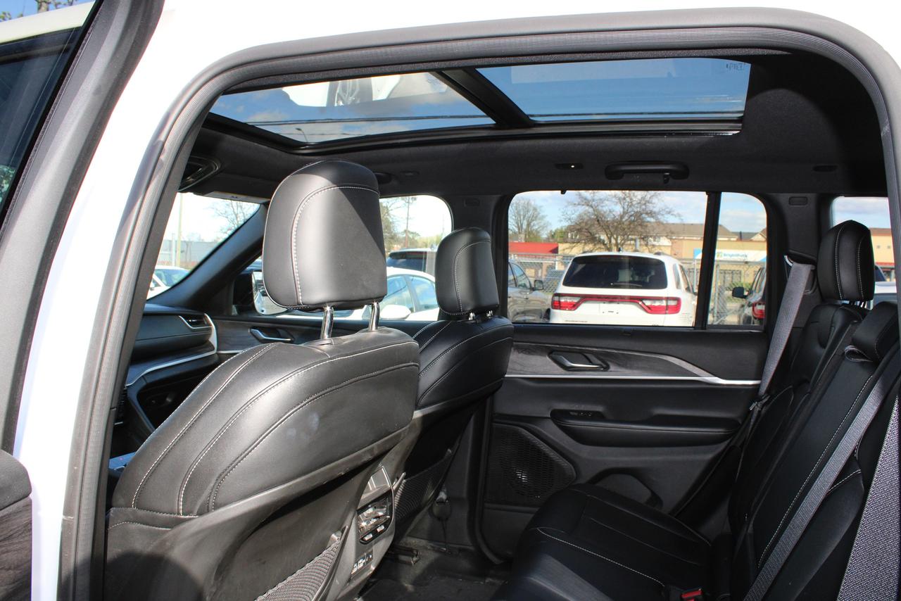 2024 Jeep Grand Cherokee LIMITED 4X4 Photo