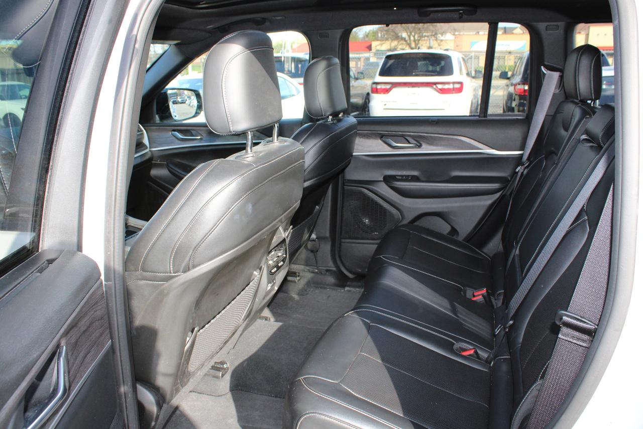 2024 Jeep Grand Cherokee LIMITED 4X4 Photo