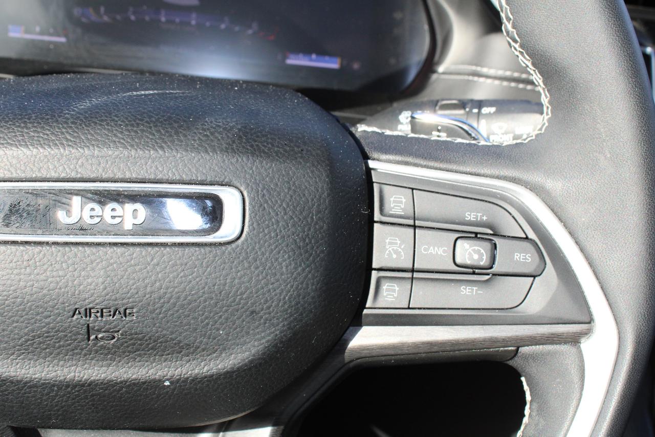 2024 Jeep Grand Cherokee LIMITED 4X4 Photo