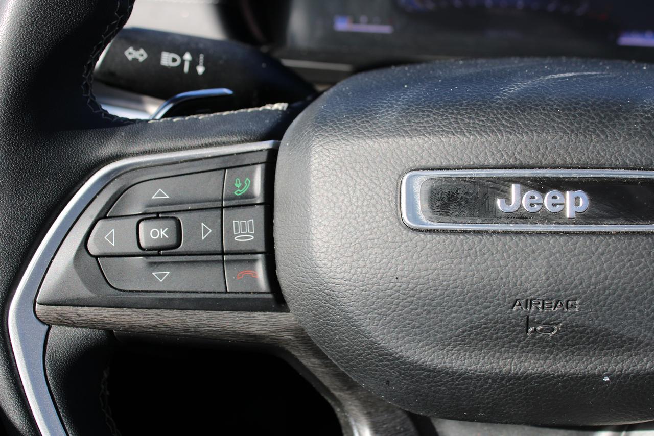 2024 Jeep Grand Cherokee LIMITED 4X4 Photo