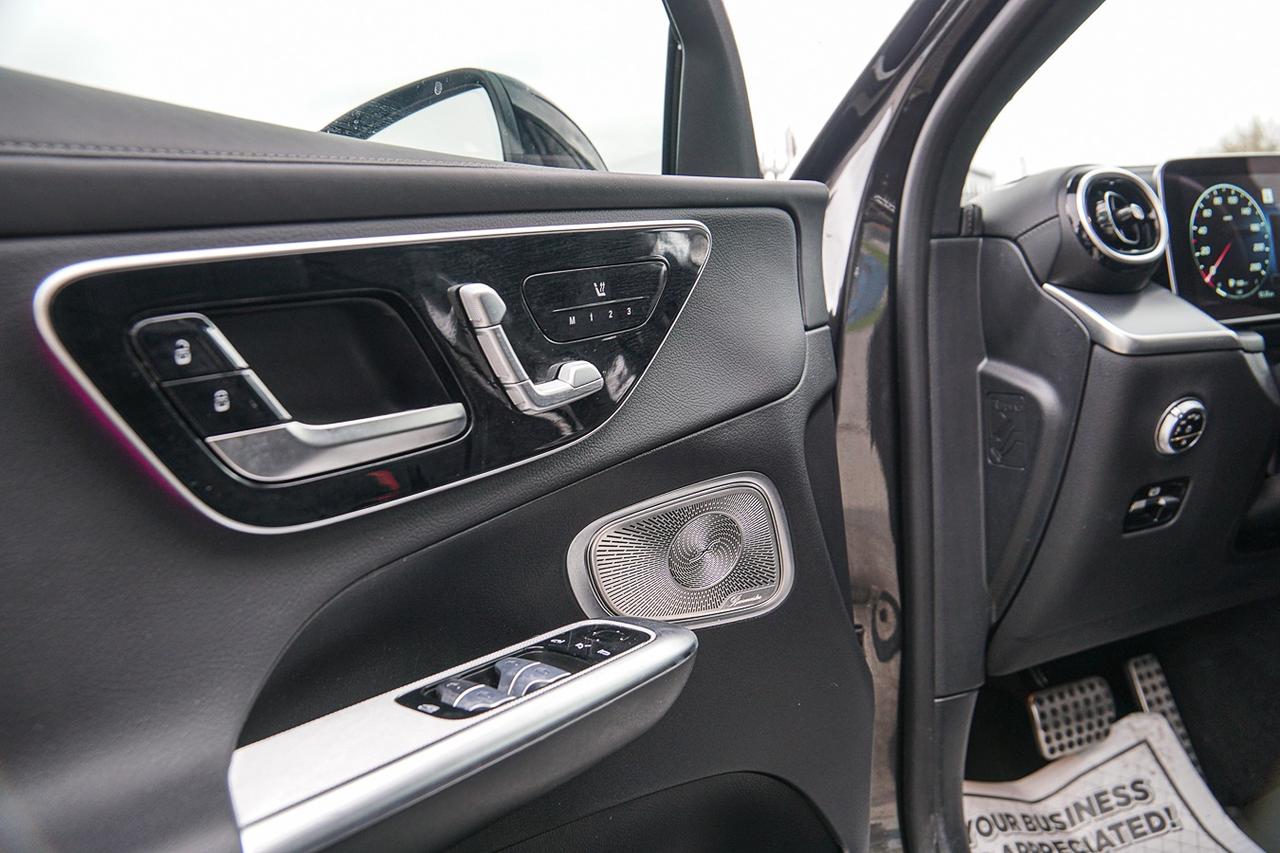 2024 Mercedes-Benz GLC-Class GLC 300 COUPE 4MATIC | AMG PKG | NAVI | PANO | Photo