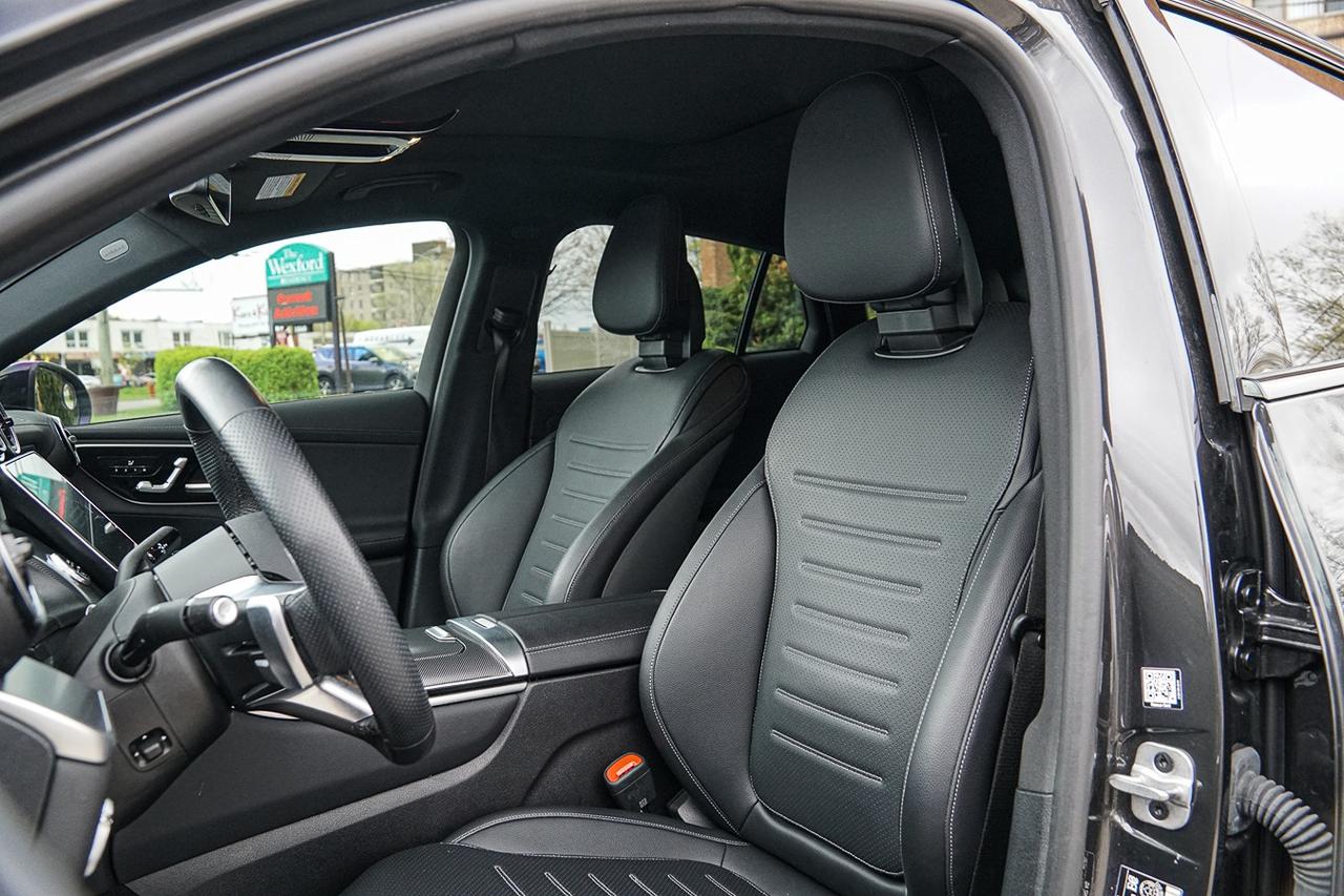2024 Mercedes-Benz GLC-Class GLC 300 COUPE 4MATIC | AMG PKG | NAVI | PANO | Photo