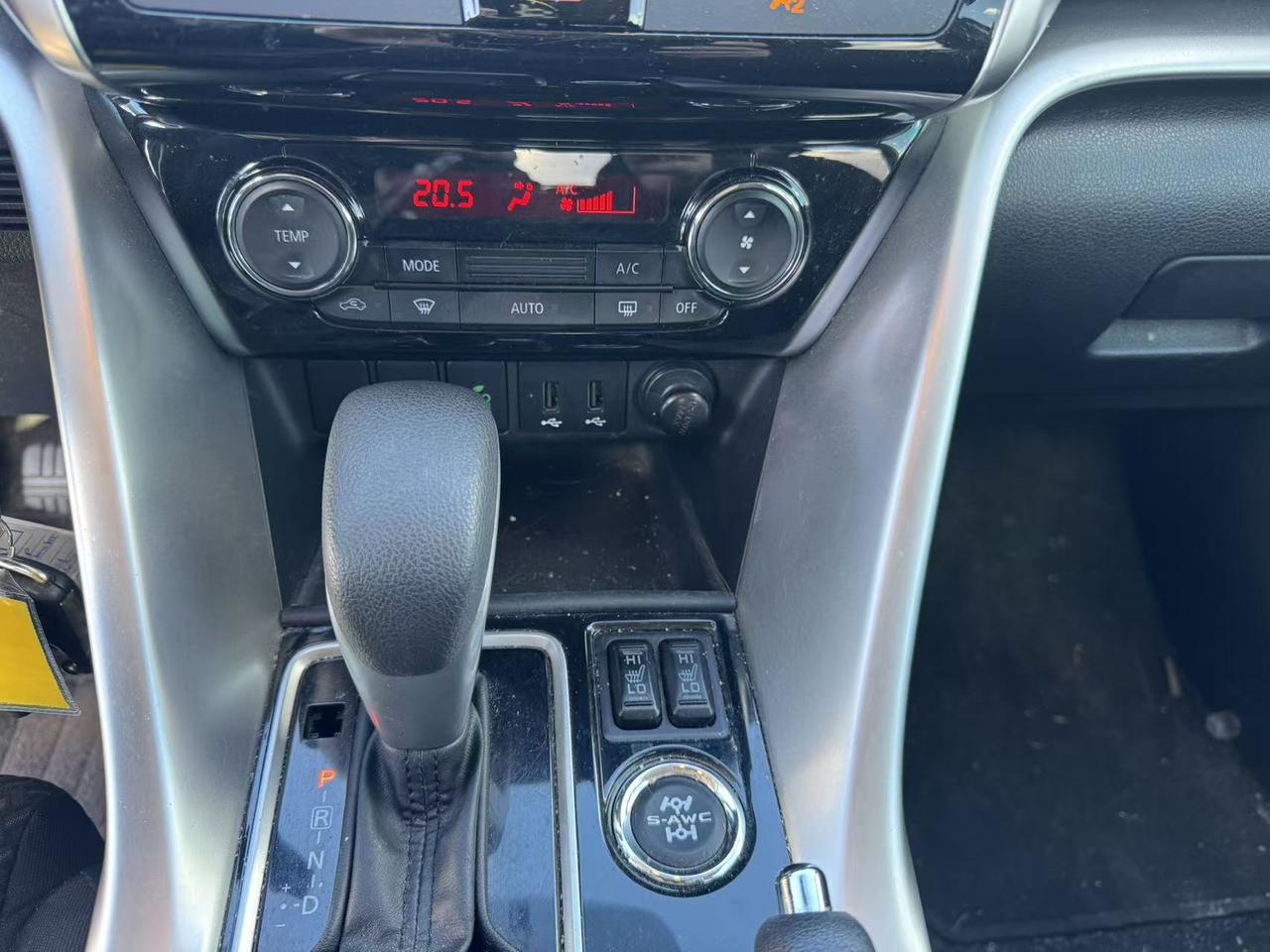 2020 Mitsubishi Eclipse Cross ES S-AWC Photo