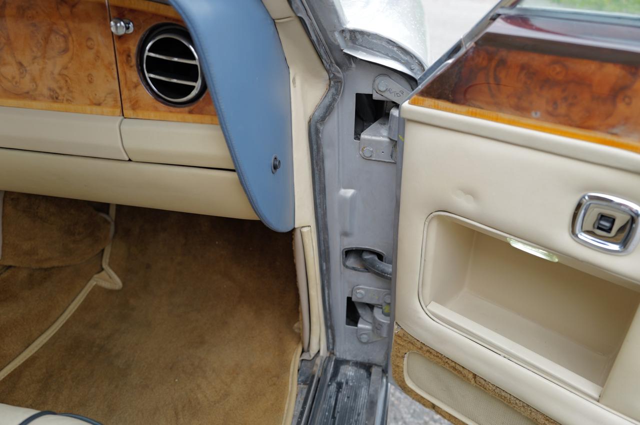 1991 Rolls Royce Corniche 3 Photo