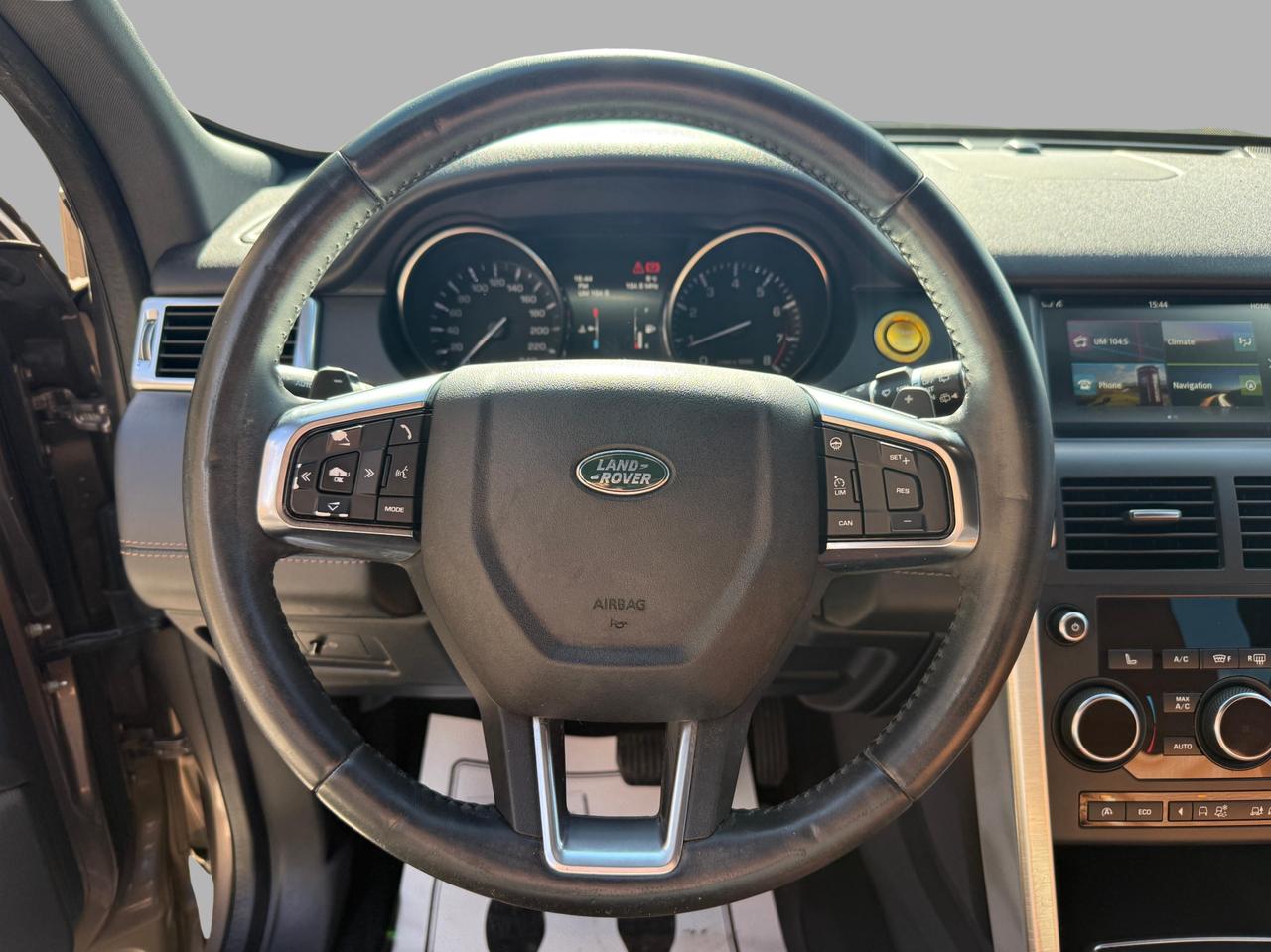 2015 Land Rover Discovery Sport 4WD 4dr HSE LUXURY Photo