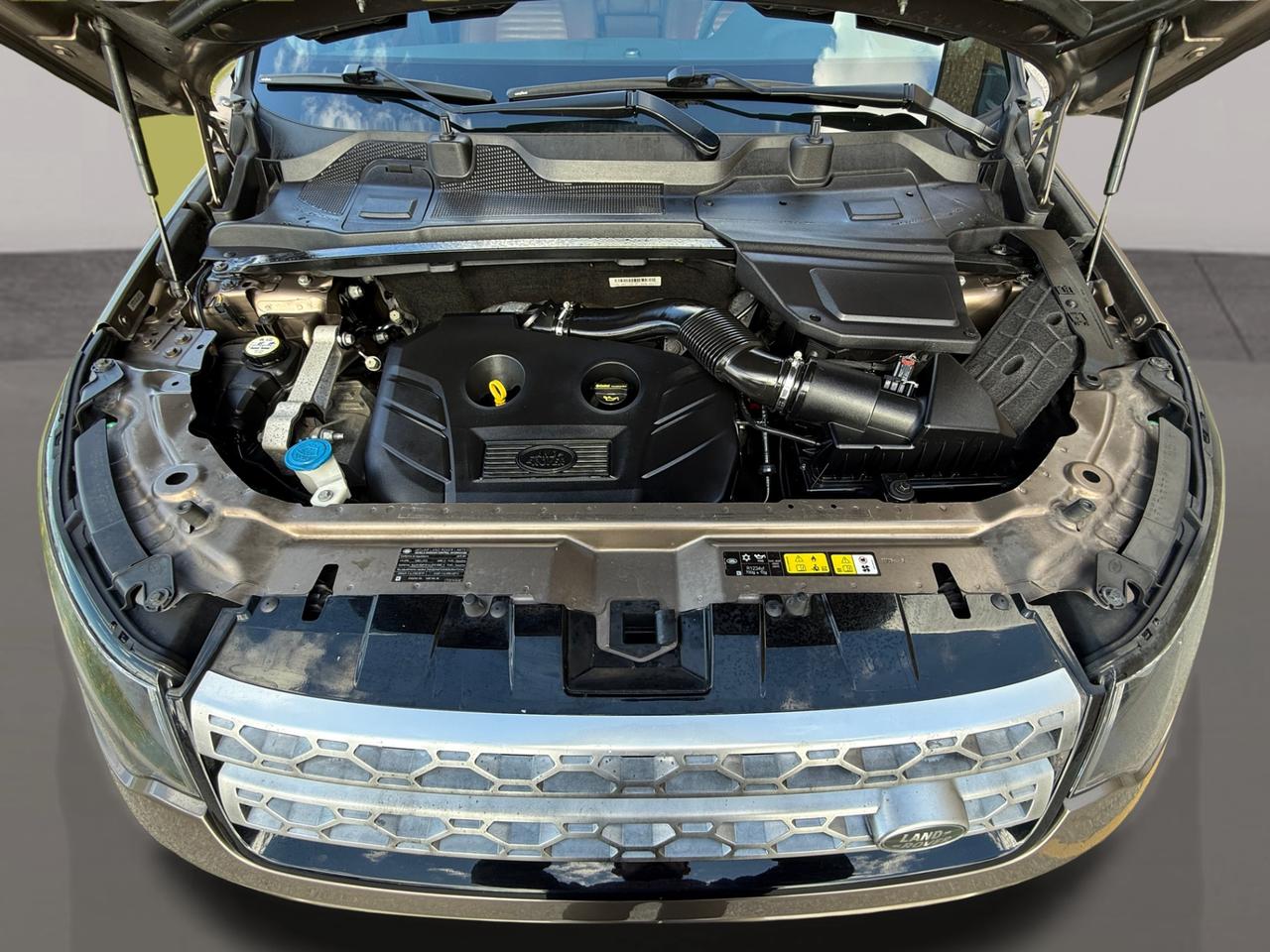 2015 Land Rover Discovery Sport 4WD 4dr HSE LUXURY Photo