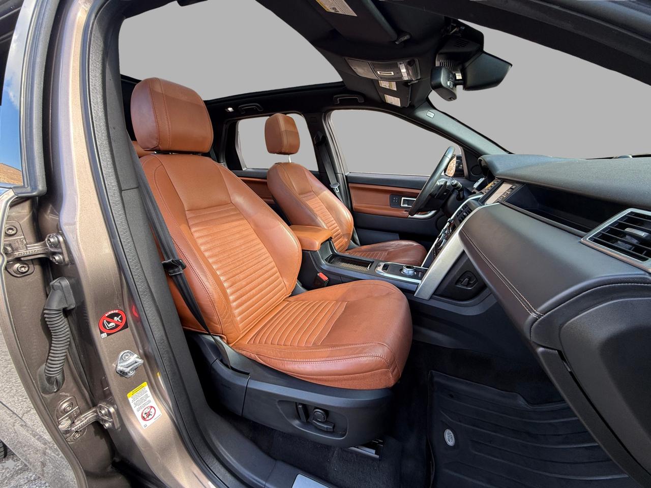 2015 Land Rover Discovery Sport 4WD 4dr HSE LUXURY Photo
