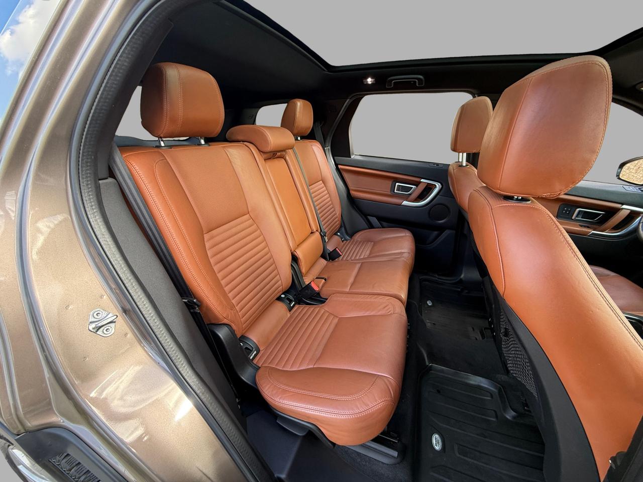 2015 Land Rover Discovery Sport 4WD 4dr HSE LUXURY Photo