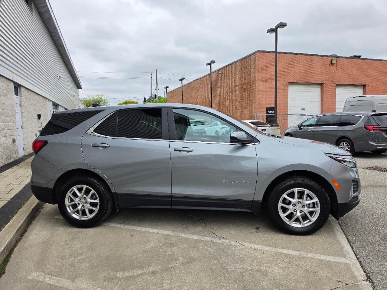 2023 Chevrolet Equinox AWD-HEATED SEATS-CARPLAY-REMOTE STARTER Photo