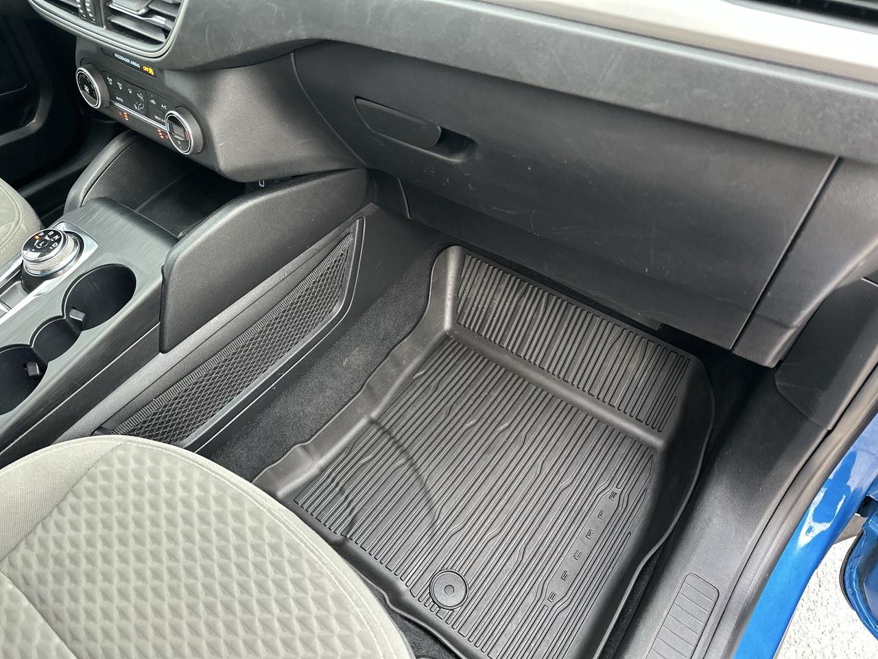 2020 Ford Escape SE Photo