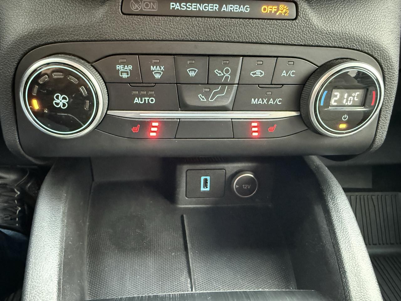 2020 Ford Escape SE Photo