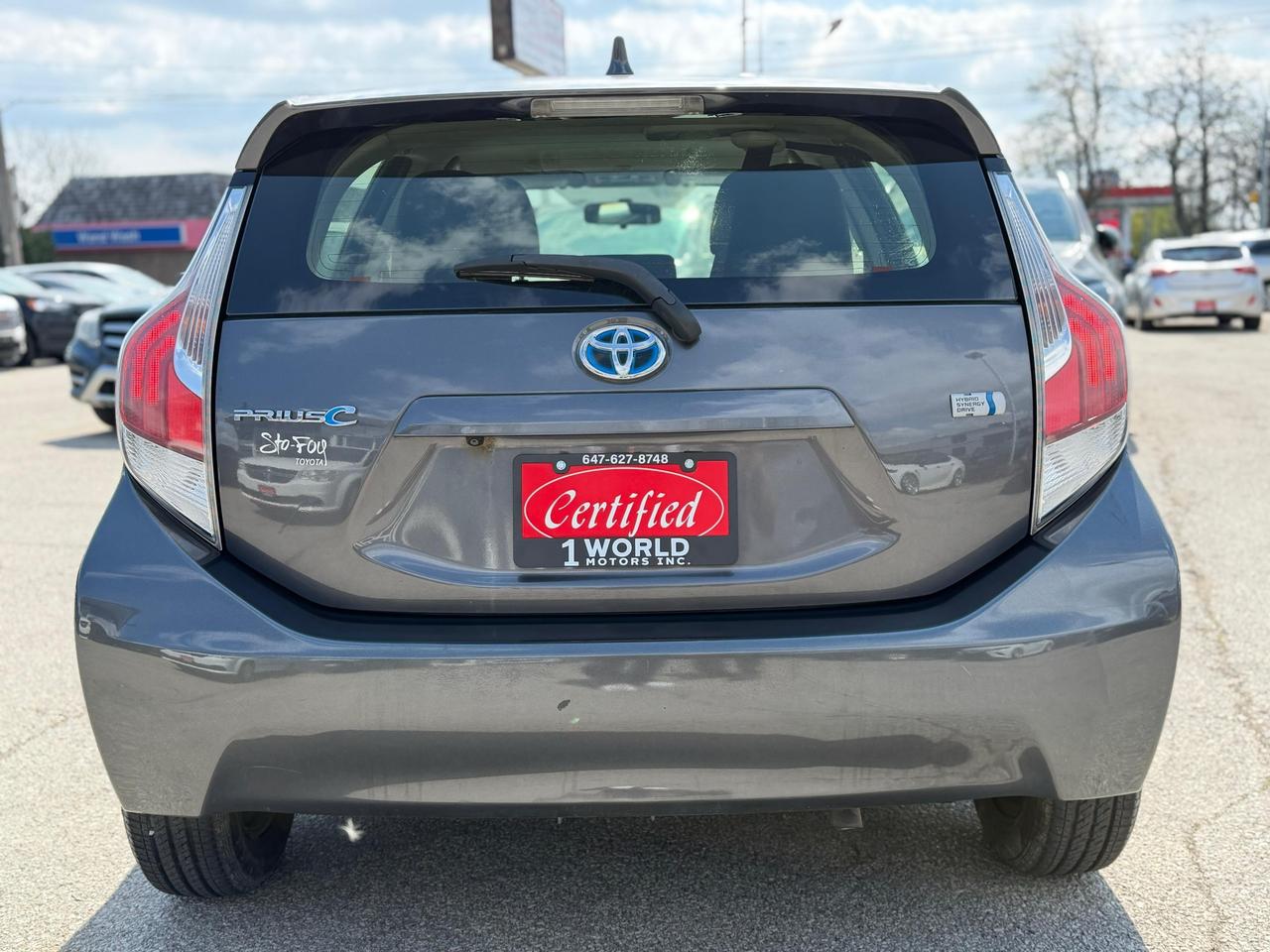 2016 Toyota Prius c Technology Photo