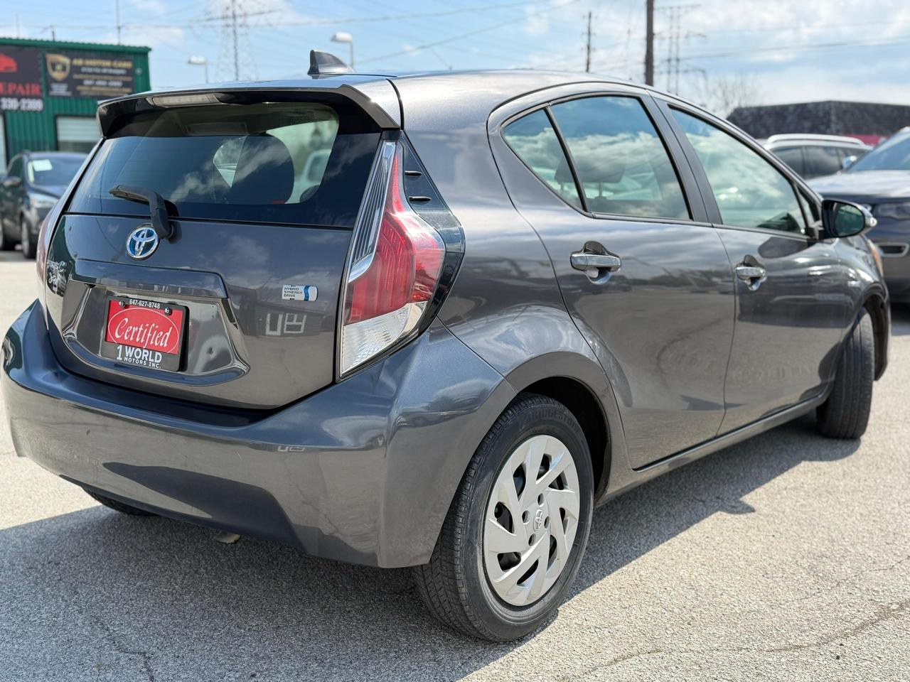2016 Toyota Prius c Technology Photo