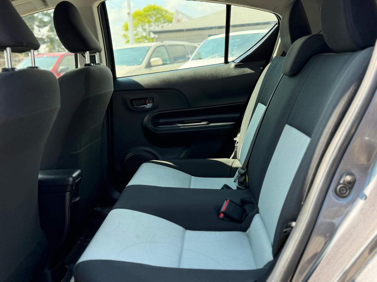 2016 Toyota Prius c Technology Photo