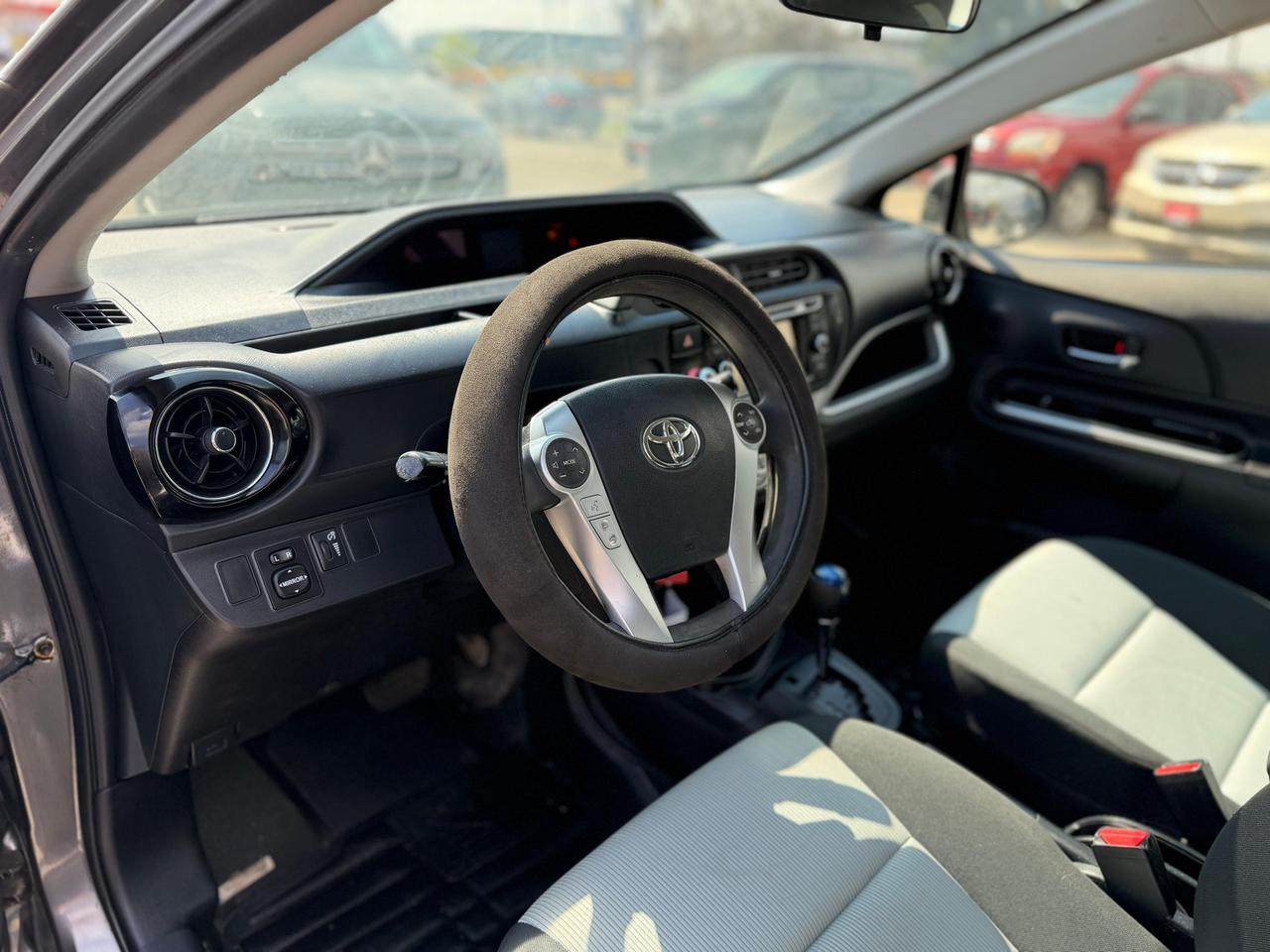2016 Toyota Prius c Technology Photo