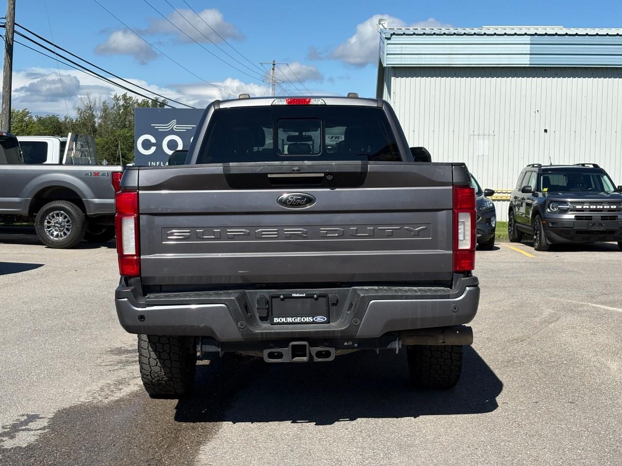 2022 Ford F-350 Super Duty SRW LARIAT 4WD CREW CAB 8' BOX Photo