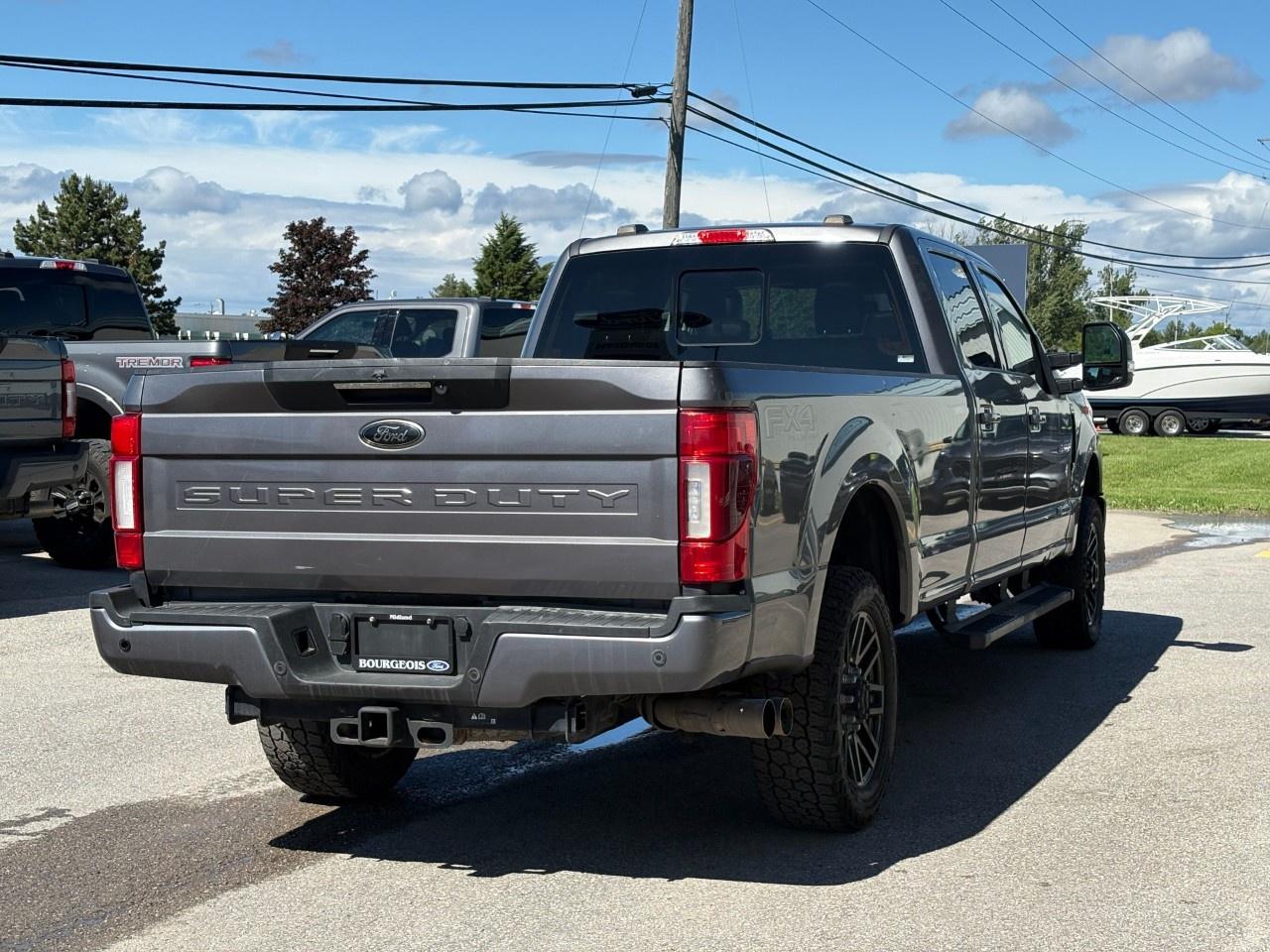 2022 Ford F-350 Super Duty SRW LARIAT 4WD CREW CAB 8' BOX Photo