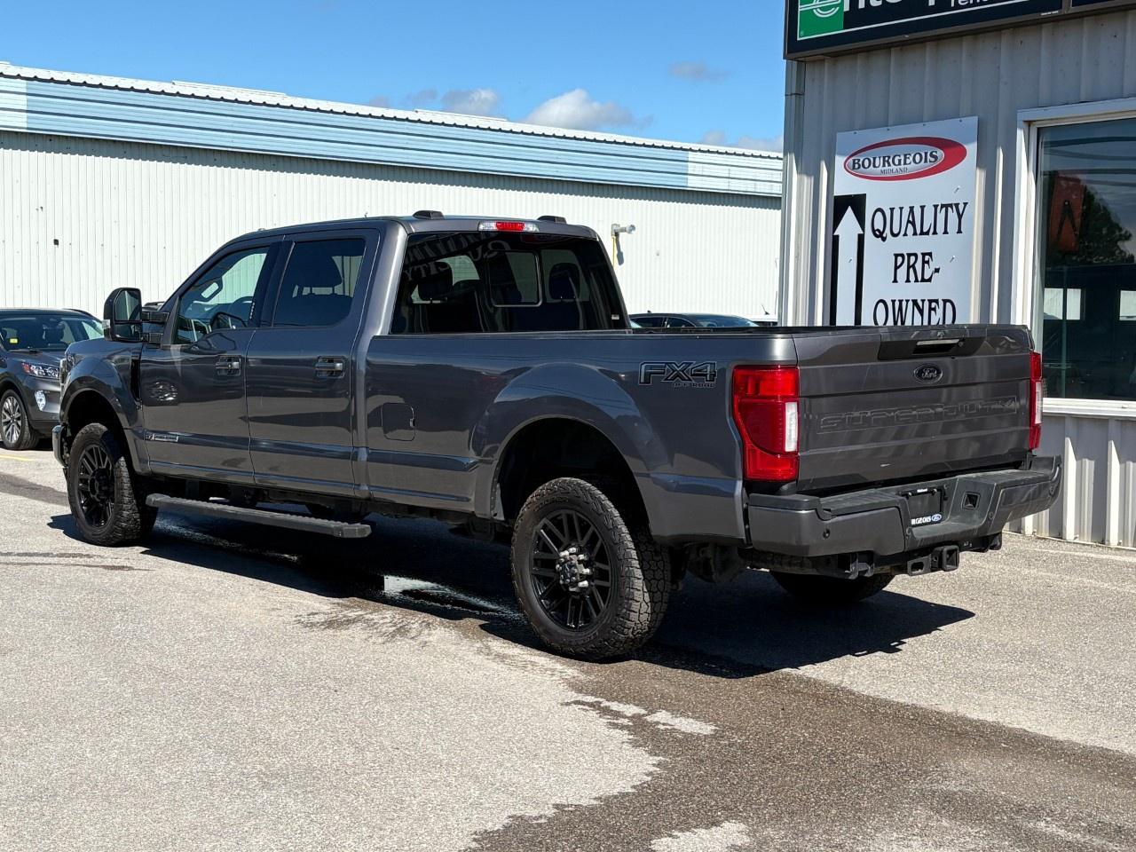 2022 Ford F-350 Super Duty SRW LARIAT 4WD CREW CAB 8' BOX Photo