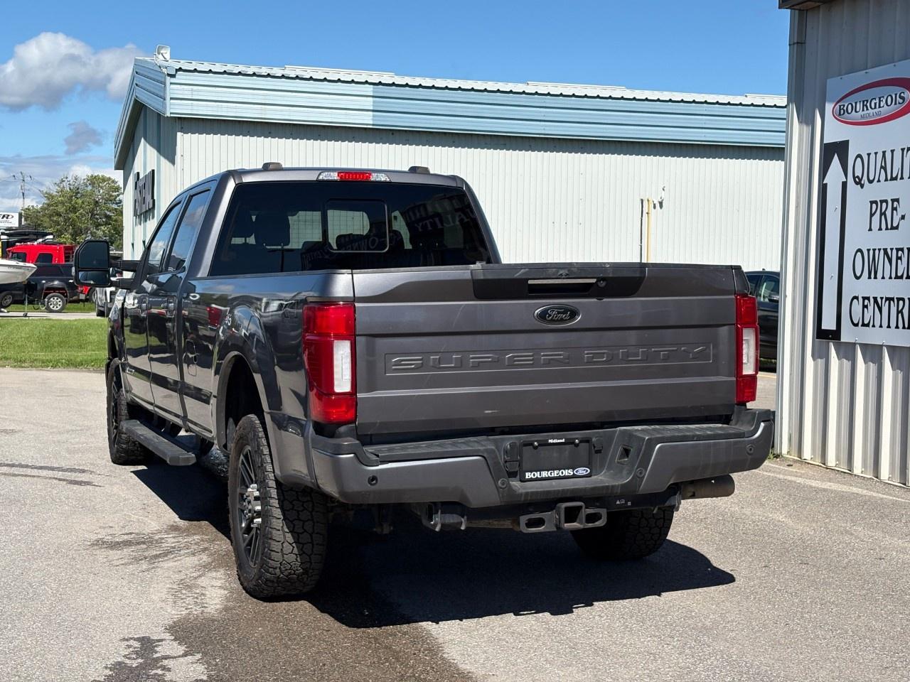 2022 Ford F-350 Super Duty SRW LARIAT 4WD CREW CAB 8' BOX Photo