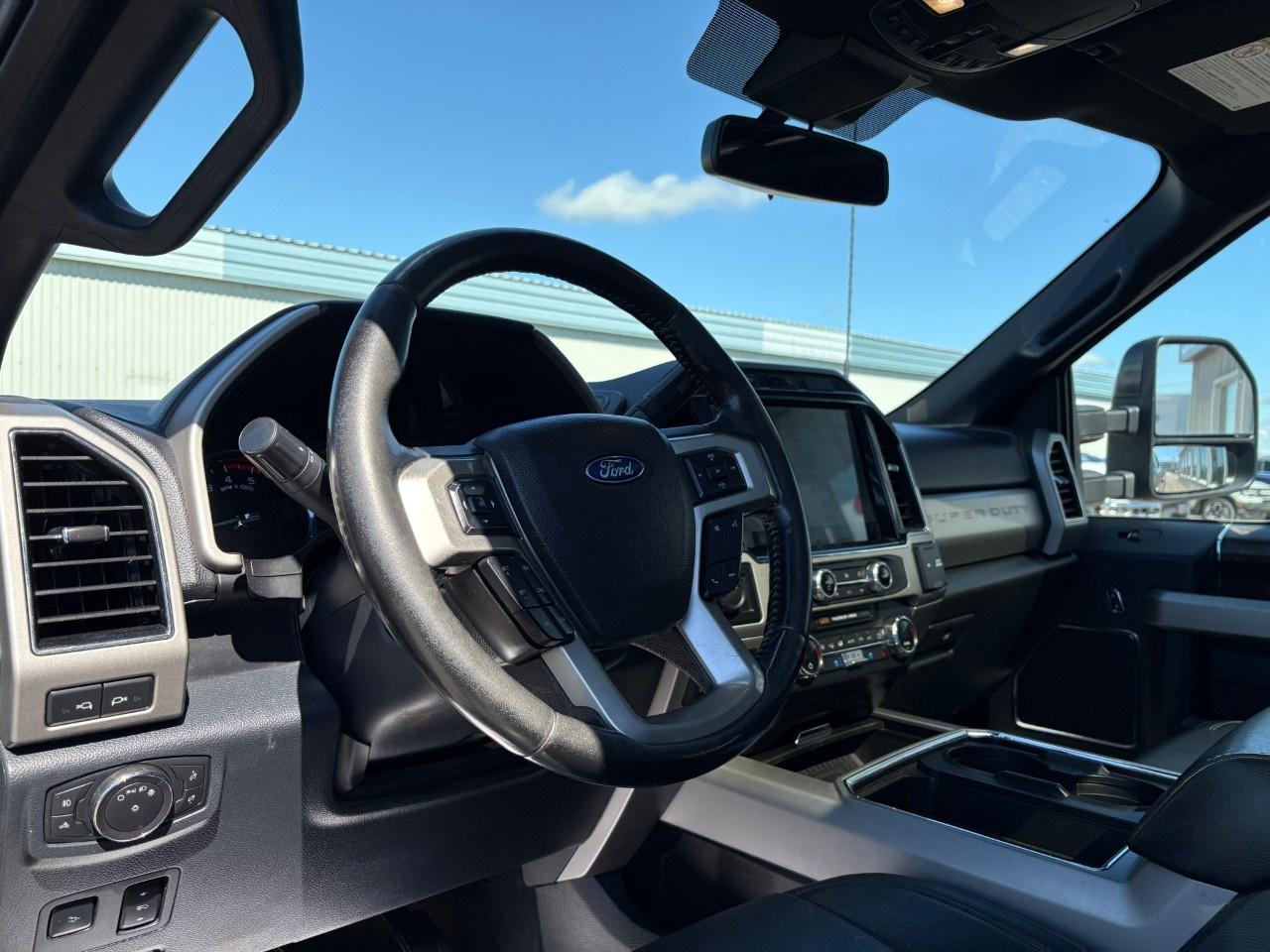 2022 Ford F-350 Super Duty SRW LARIAT 4WD CREW CAB 8' BOX Photo