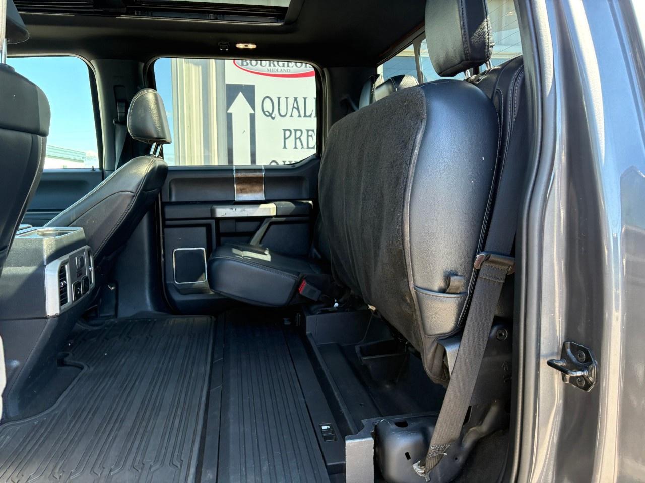 2022 Ford F-350 Super Duty SRW LARIAT 4WD CREW CAB 8' BOX Photo