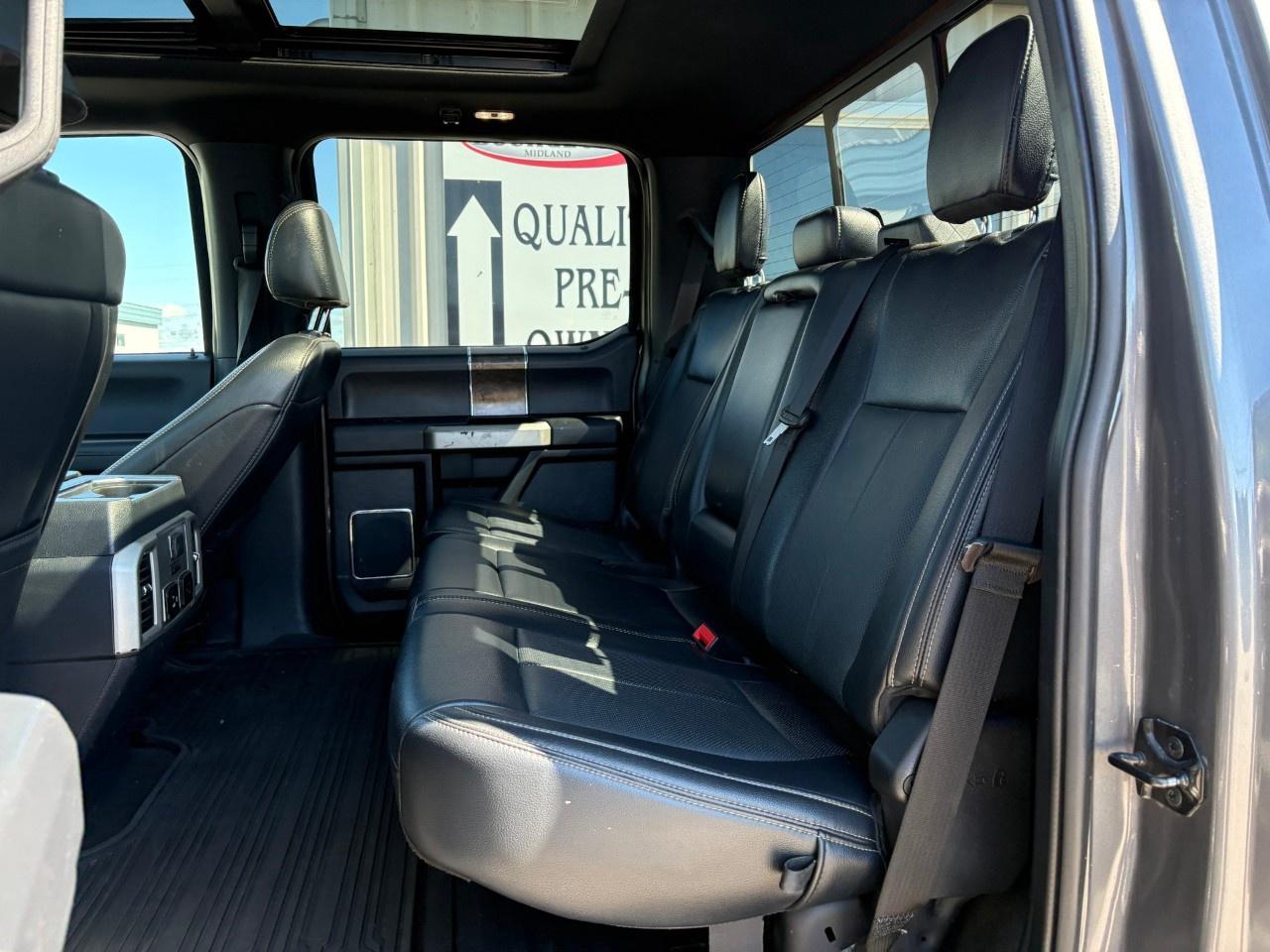 2022 Ford F-350 Super Duty SRW LARIAT 4WD CREW CAB 8' BOX Photo