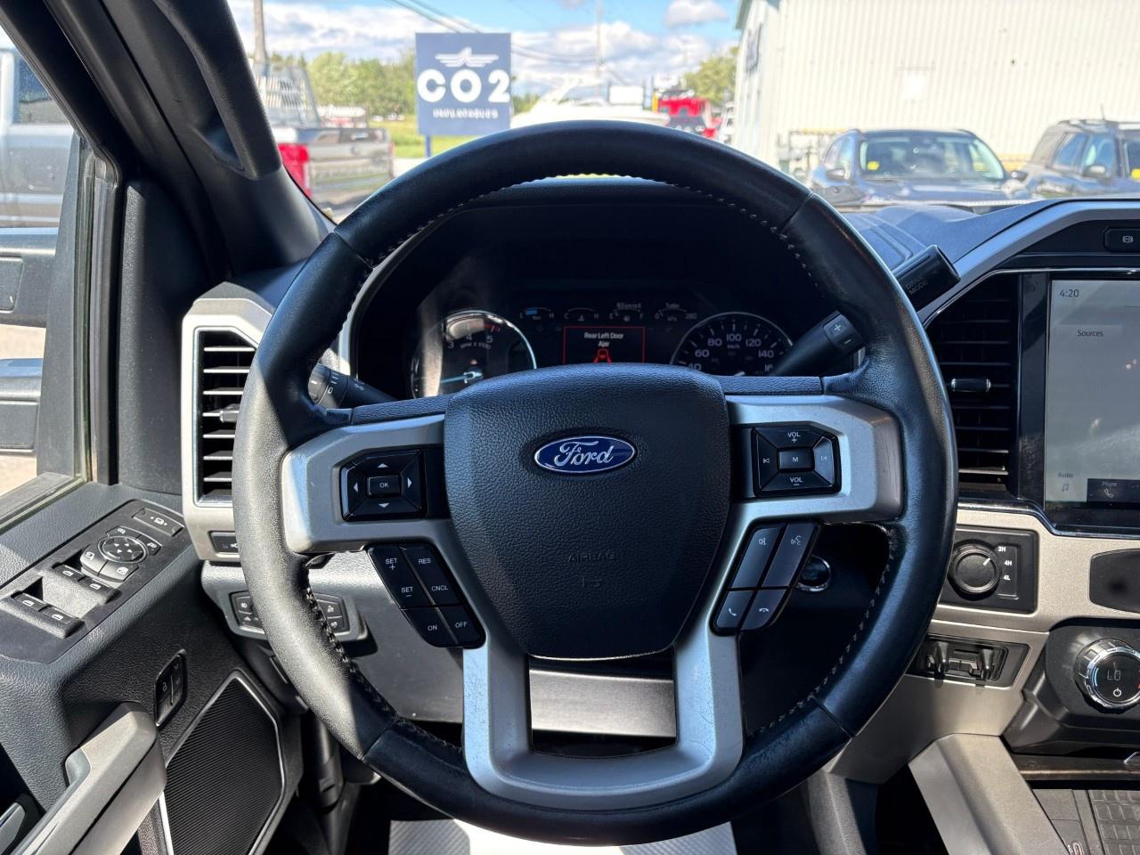 2022 Ford F-350 Super Duty SRW LARIAT 4WD CREW CAB 8' BOX Photo