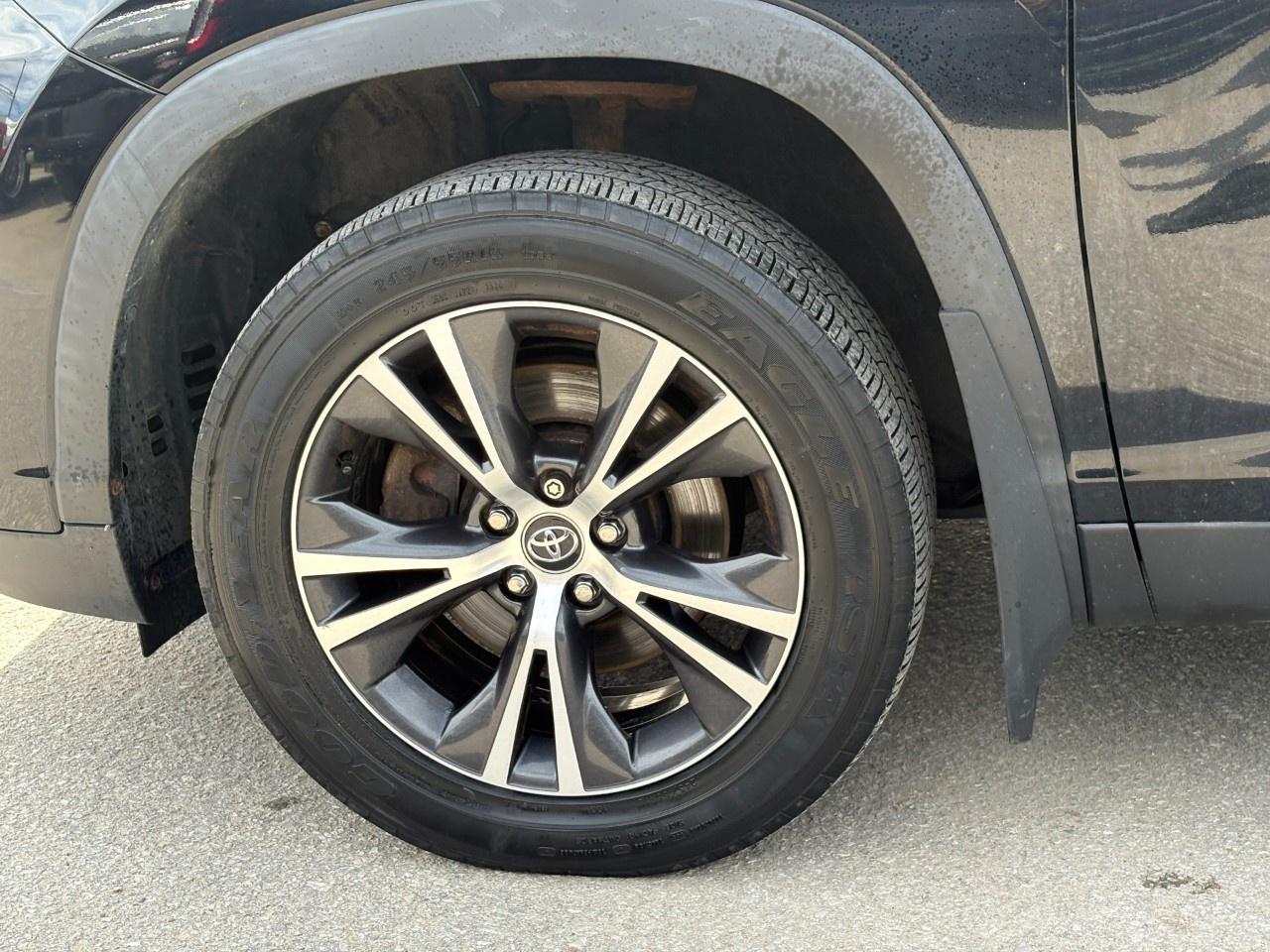 2019 Toyota Highlander Awd Le Photo