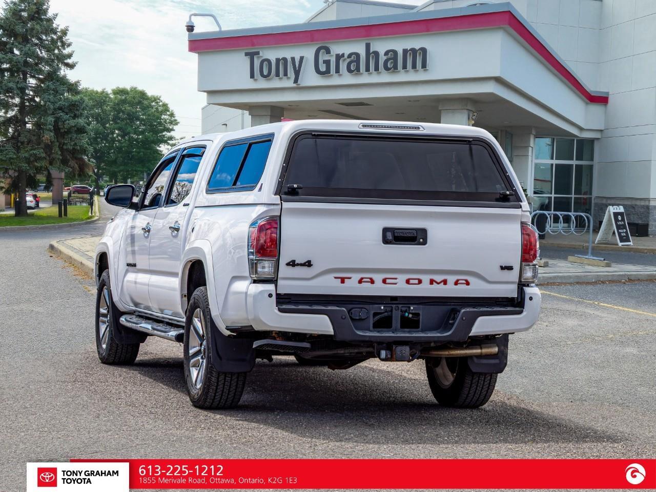 2018 Toyota Tacoma LIMITED Photo3