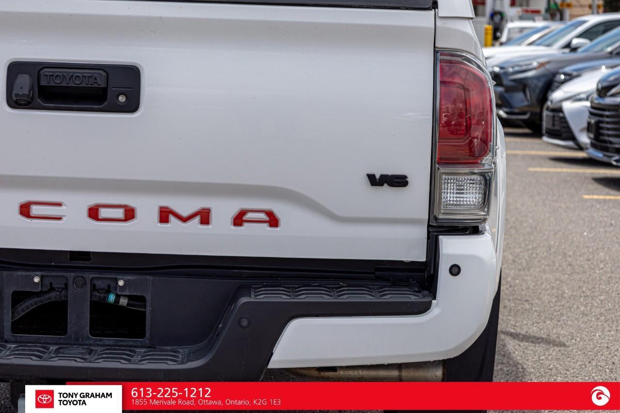 2018 Toyota Tacoma LIMITED Photo