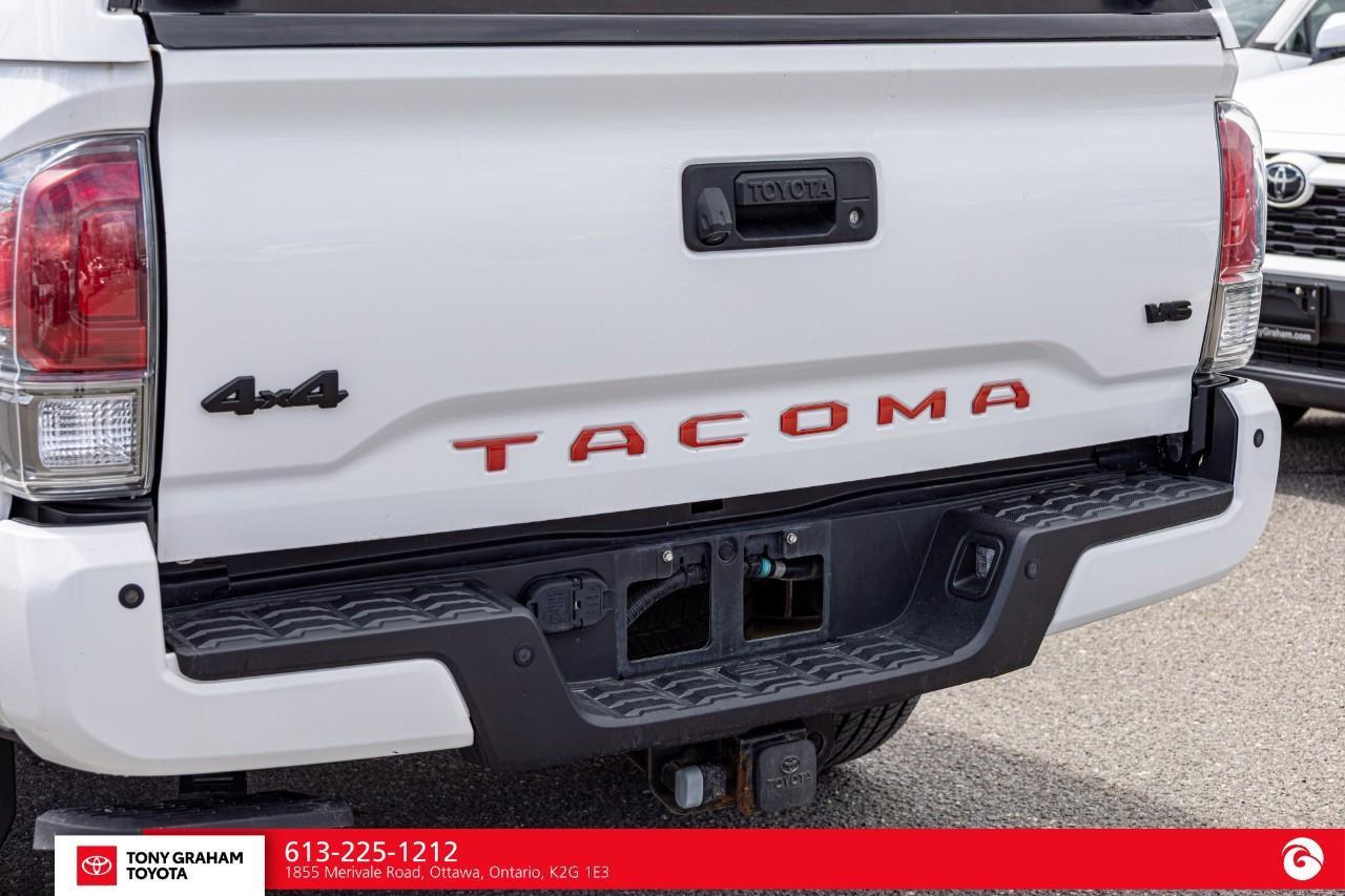 2018 Toyota Tacoma LIMITED Photo
