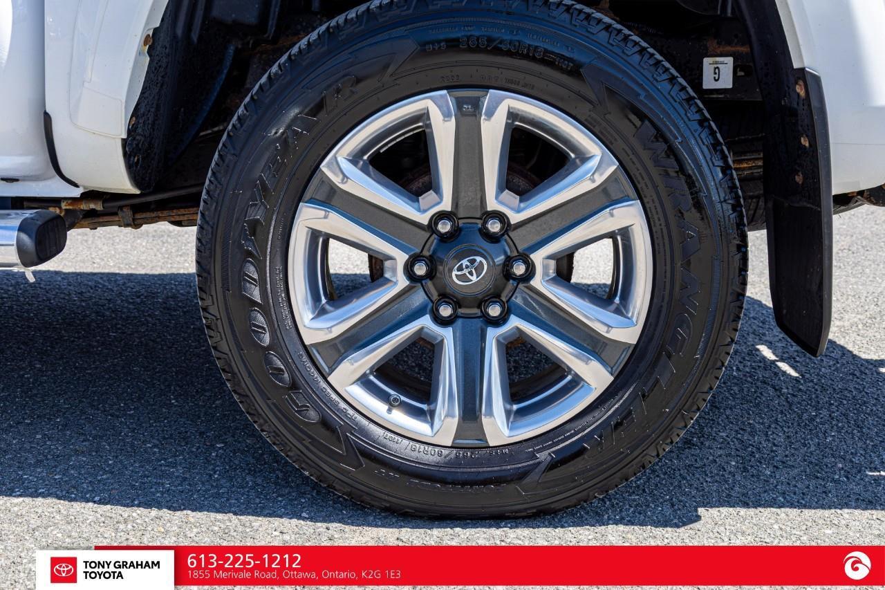 2018 Toyota Tacoma LIMITED Photo