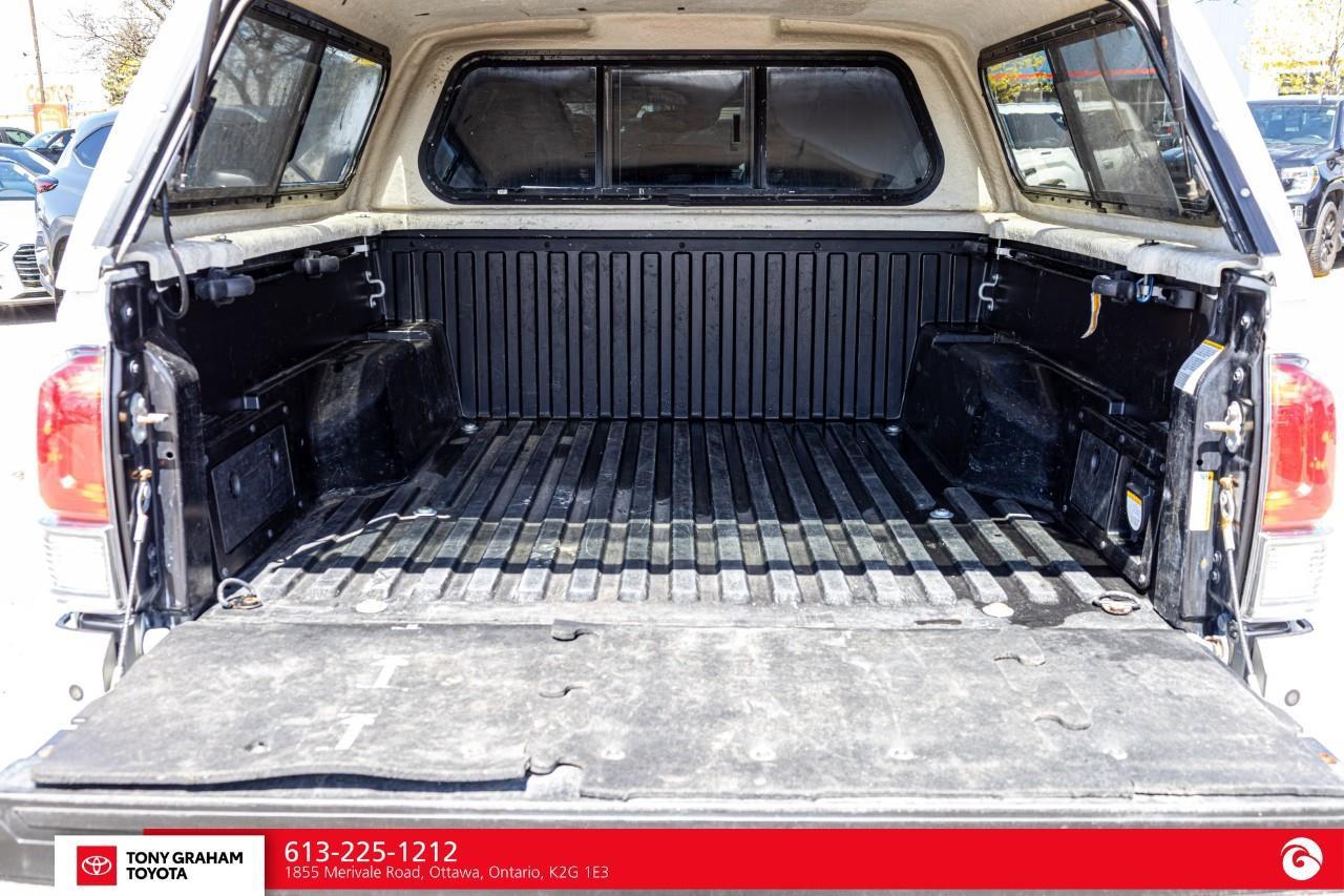 2018 Toyota Tacoma LIMITED Photo