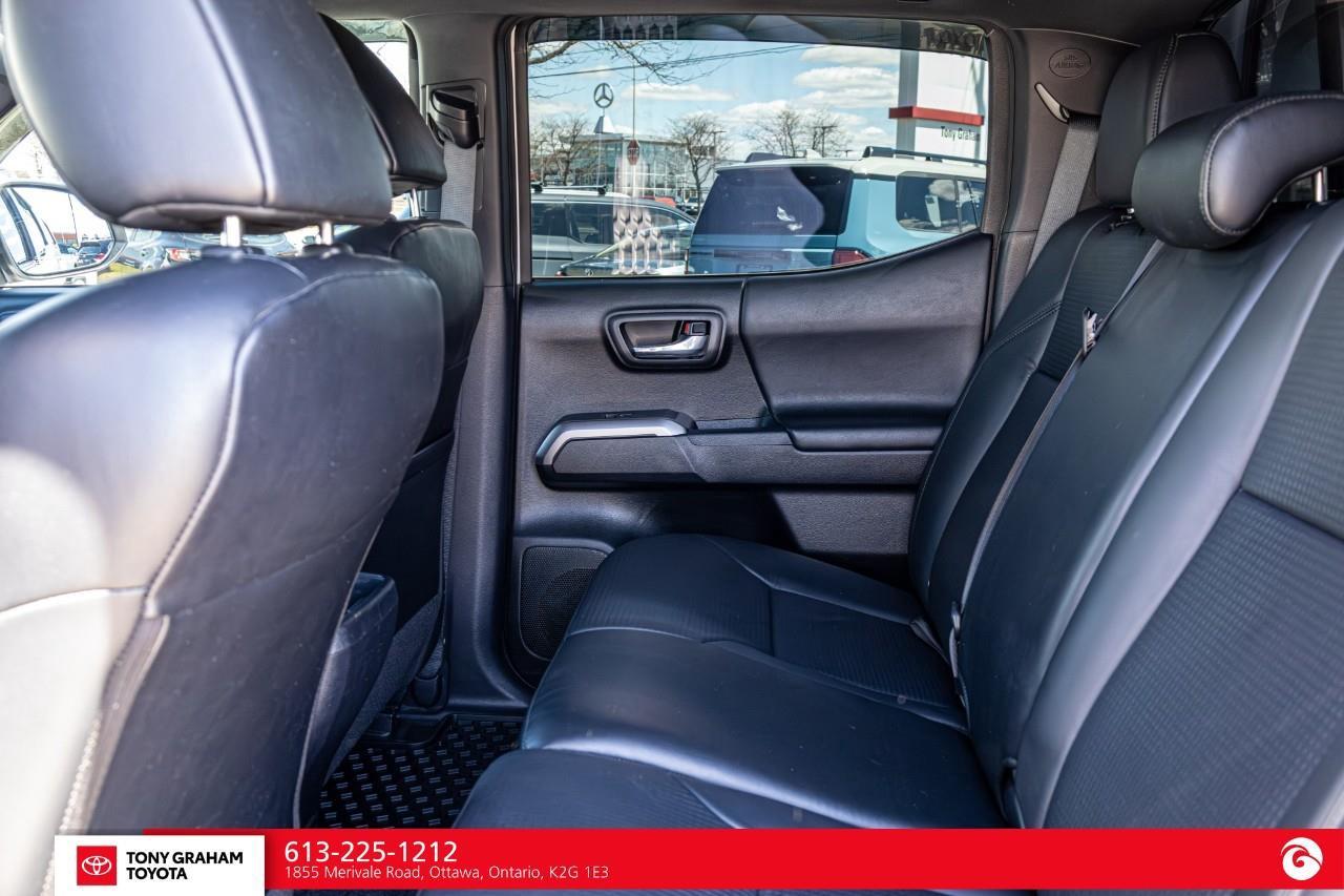 2018 Toyota Tacoma LIMITED Photo