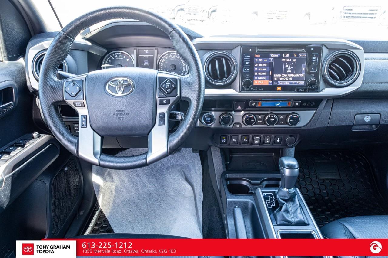 2018 Toyota Tacoma LIMITED Photo