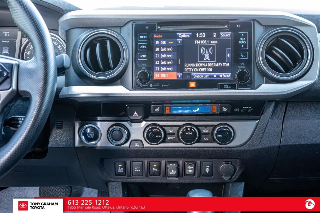 2018 Toyota Tacoma LIMITED Photo