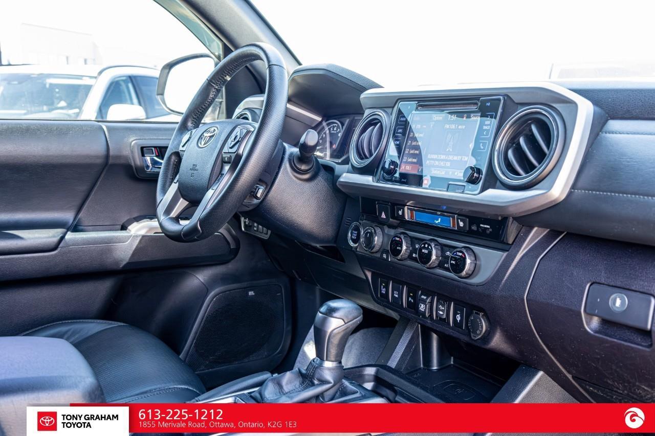 2018 Toyota Tacoma LIMITED Photo