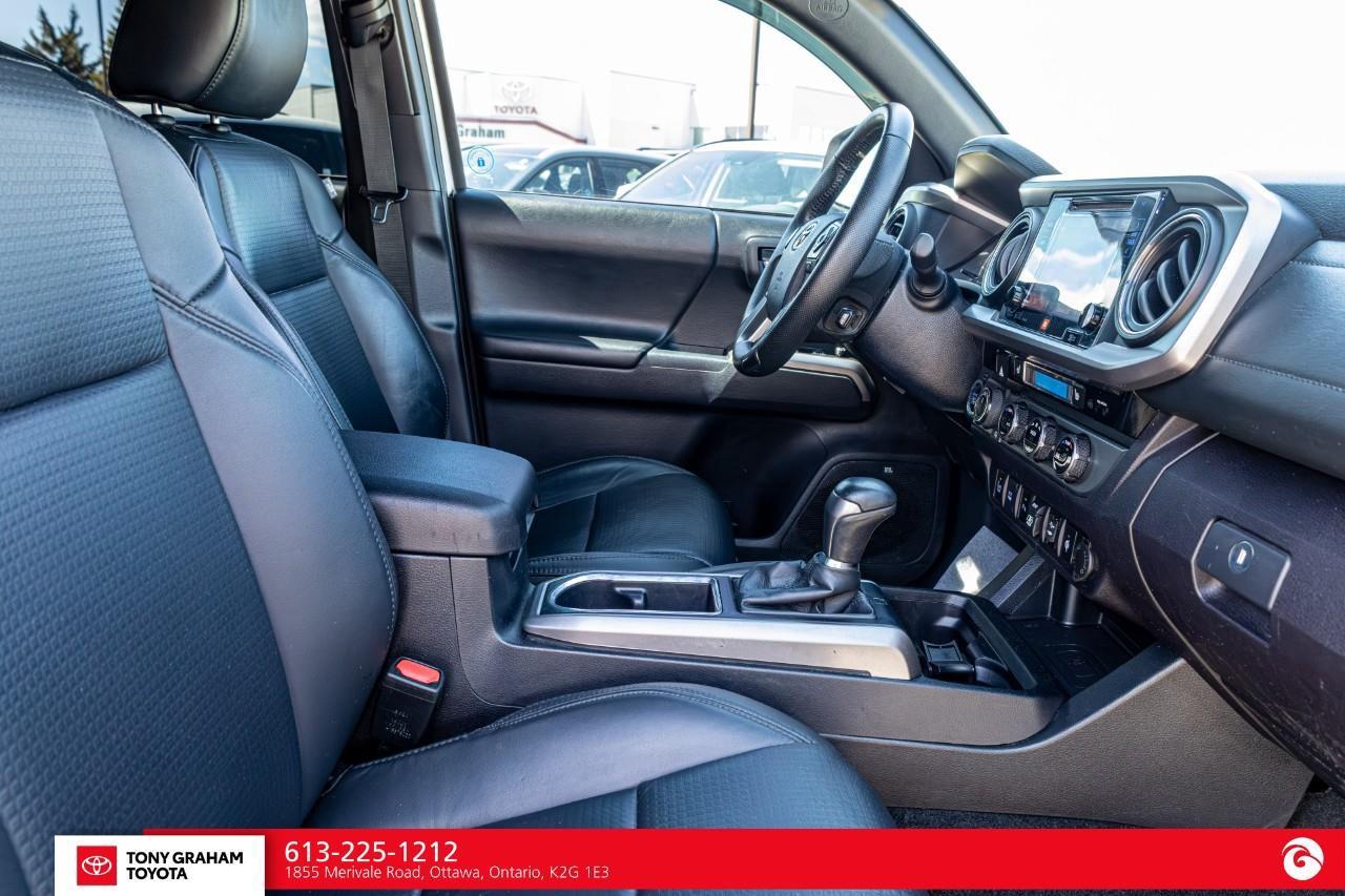 2018 Toyota Tacoma LIMITED Photo