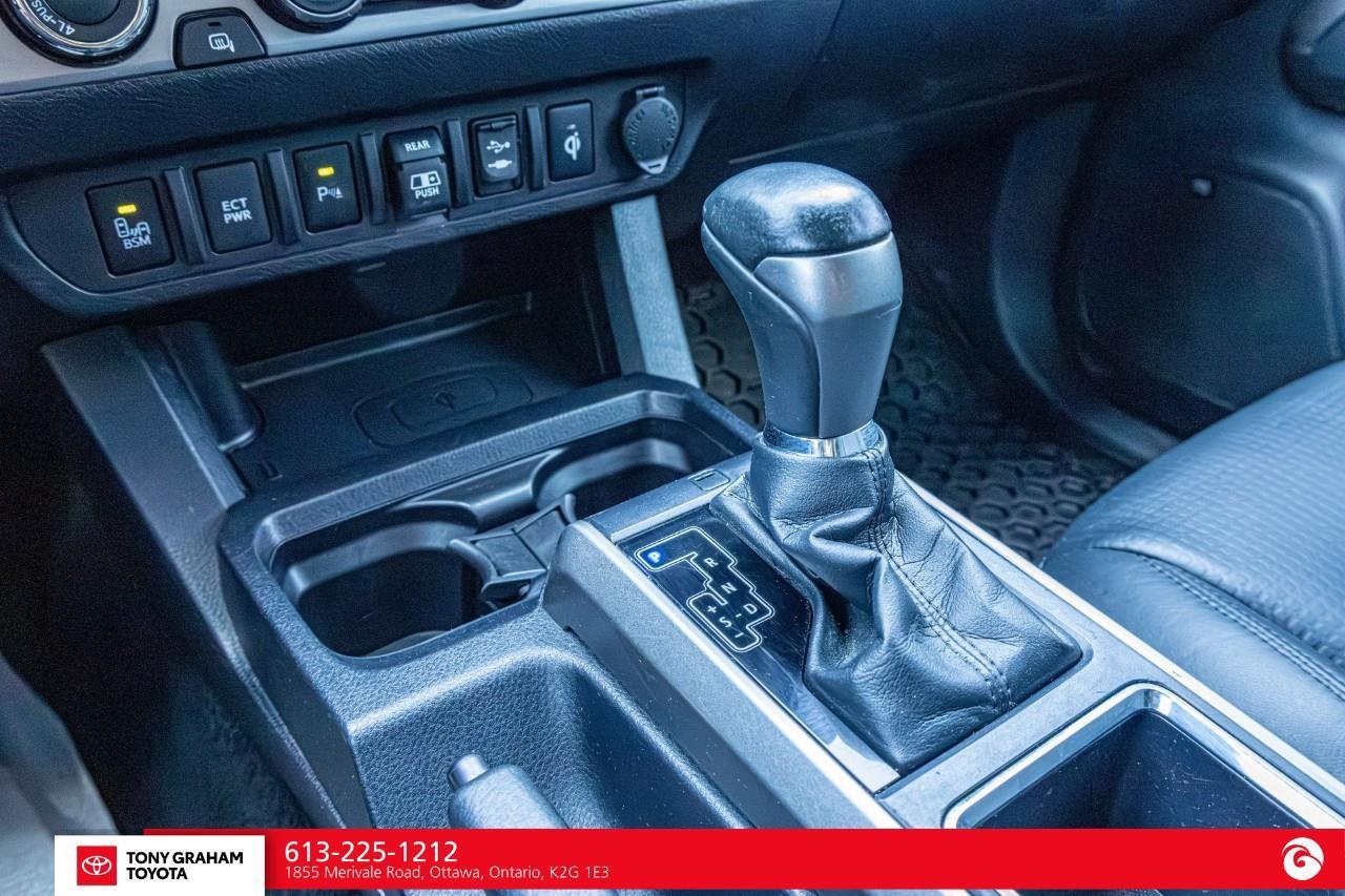 2018 Toyota Tacoma LIMITED Photo