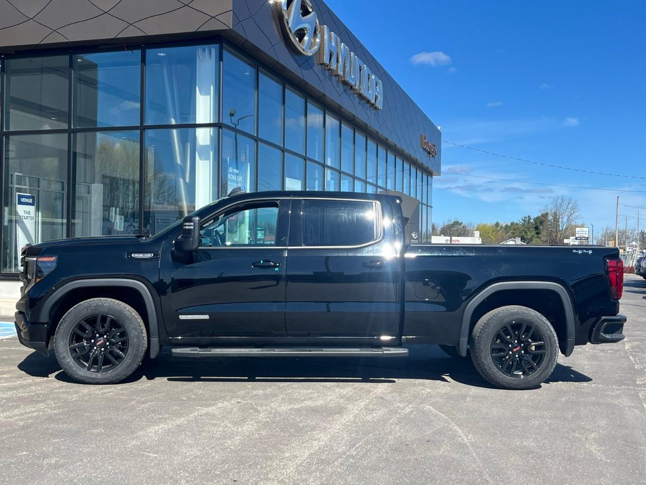 2024 GMC Sierra 1500 Crew Cab Standard Box 4-Wheel Drive Elevation Photo2