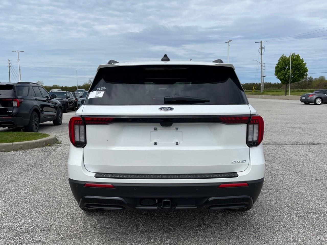 2026 Ford Explorer ST-Line Photo