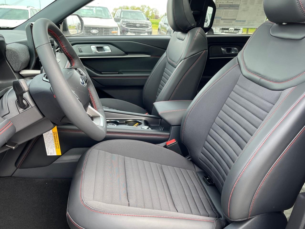 2026 Ford Explorer ST-Line Photo