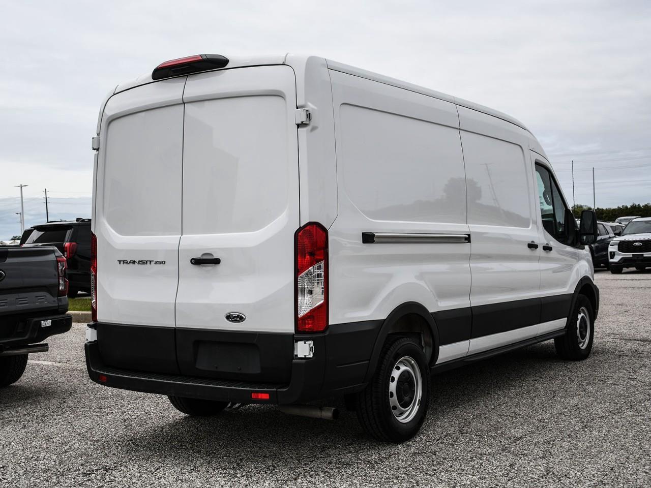 2025 Ford Transit 250 HIGH ROOF | EXTENDED | BULKHEAD Photo